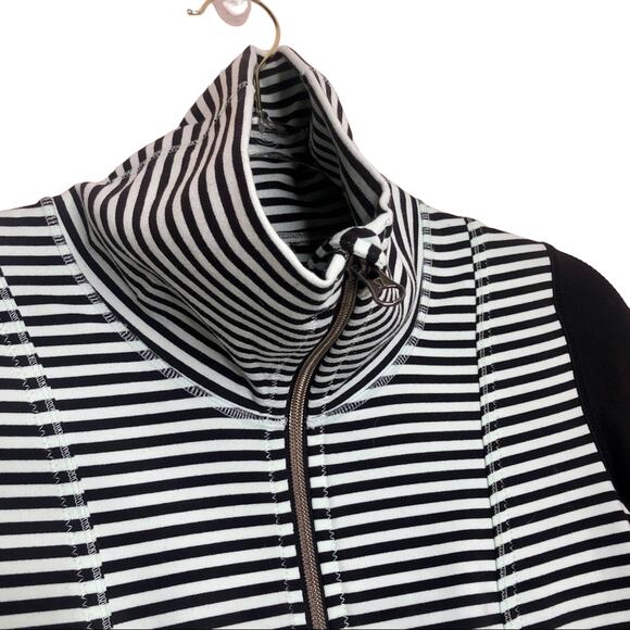 Lululemon Daily Yoga Jacket Mint Green Striped High Neck Zip Up Jacket Size 2 - Picture 8 of 10